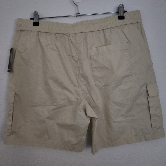 Original Use Men's Cream Utility Cargo Shorts Size Large - Picture 4 of 7